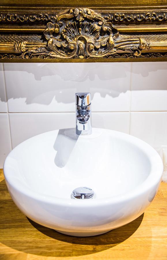 Boutique Hotel Mustaparta Торнио Экстерьер фото